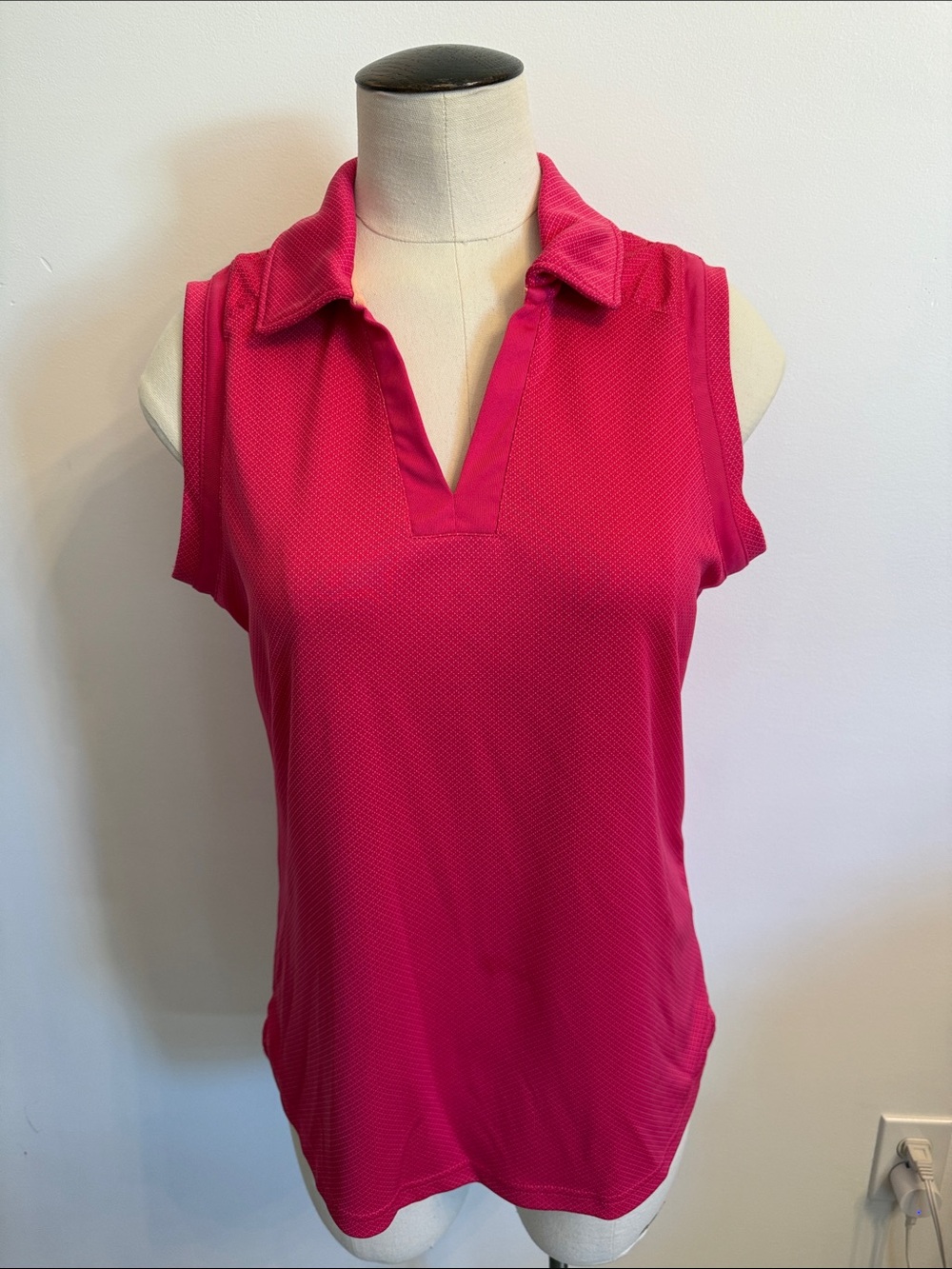 Pebble Beach Sleeveless Collared Tank - Hot Pink